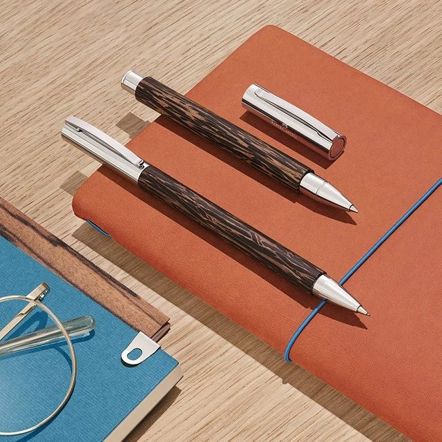Faber-Castell Ambition Tintenroller aus Kokosnussholz in Braun mit 0,7 mm Spitze - Bild 1