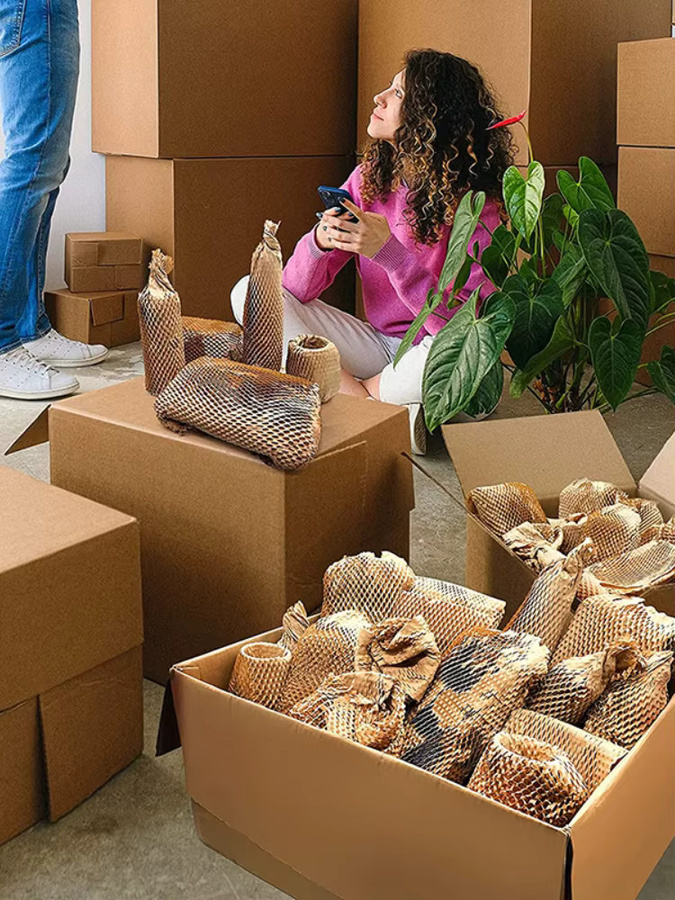 Braunes Waben-Kraftpapier als schützende Recycling-Verpackungsrolle, Breite: 38 cm, Länge: 8 m - Bild 2