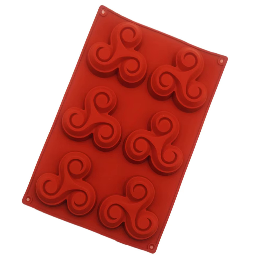 Rote Dreifach-Spiral-Triskele Silikonform mit 6 Löchern, Antihaftbeschichtete Keltische Backform für Schokolade, Eis, Pudding und Seife - Bild 2