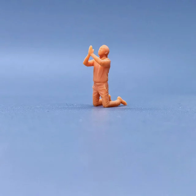 EHCMODEL Miniatur Diorama betende Vater, hand bemalt, Harz - Bild 1