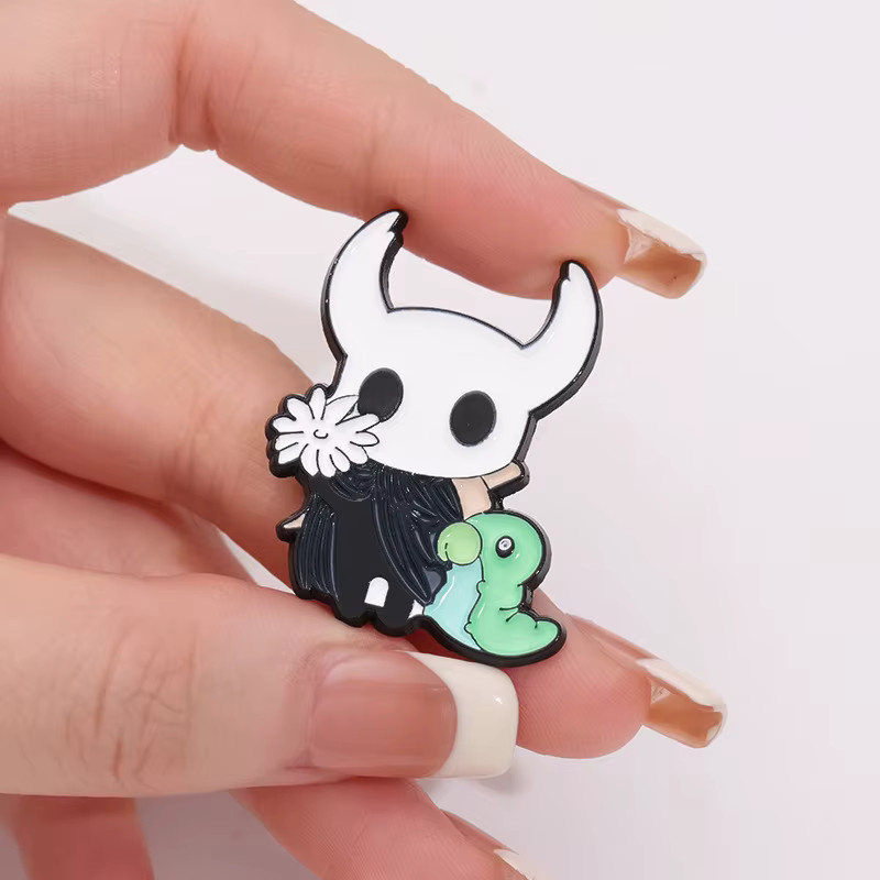 MINISO 4-teiliges Set Hollow Knight Emaille-Pins, Broschen, Bunt - Bild 3