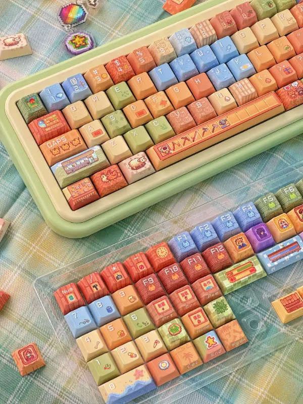 Stardew Valley Tastenkappen-Set mit 135 Tasten in Kirsch-Design, PBT undurchsichtige Keycaps in Multicolour für Made68, Mad68 und Wooting 60 - Bild 1