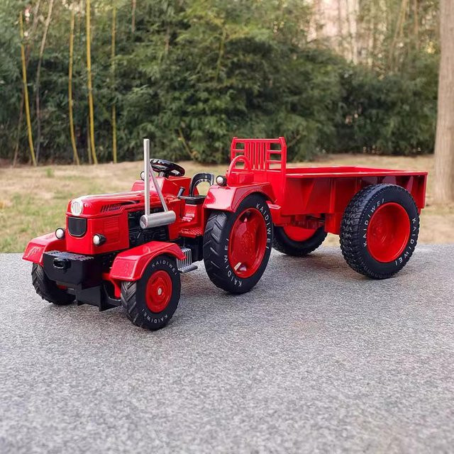 Retro Traktor Landwirtschaftlicher Anhänger, Spielzeugauto, Metall, rot, 1:18, ab 4 Jahren - Bild 1