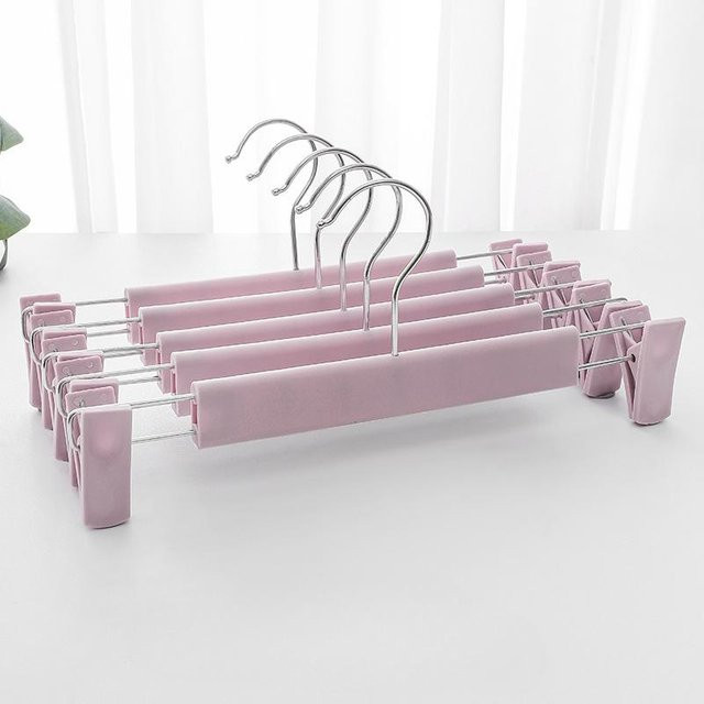 Jiajushuo Hosenbügel mit Clips und 360 Grad drehbarem Haken, platzsparende Rockbügel für Jeans und Kleidung, 30er Pack, Violett/Pink - Bild 1