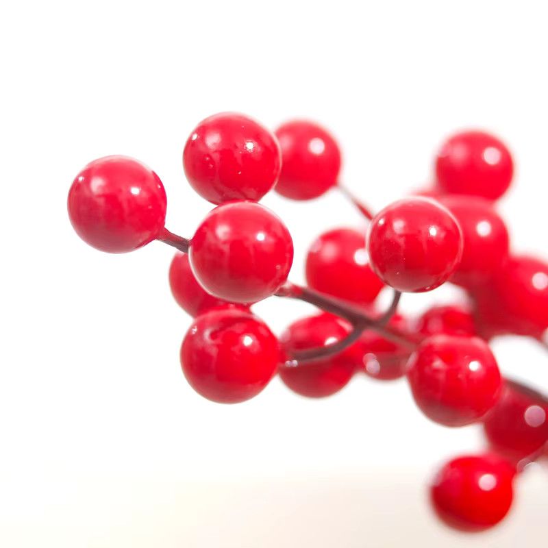 Künstliche Stechpalme mit roten Schaumbeeren von Kahaul für Weihnachtsdekoration und Festlichkeiten - Bild 3