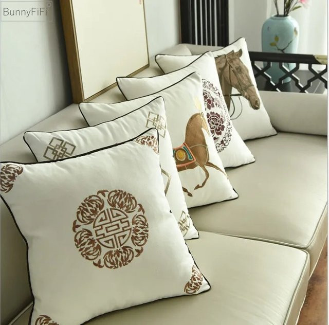 China Art Horse Stickerei Kissenbezug aus Baumwolle und Leinwand mit geometrischem Design, B/T/H: 45 x 45 x 45 cm - Bild 1