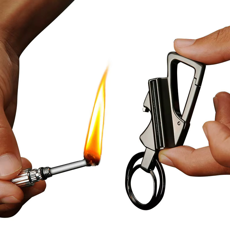 Ten Thousand Match Metallfeuerzeug in Silber mit multifunktionalem 3-in-1 Schlüsselanhänger, wasserdichtes und tragbares Mini-Zigarettenfeuerzeug für den Außenbereich - Bild 2