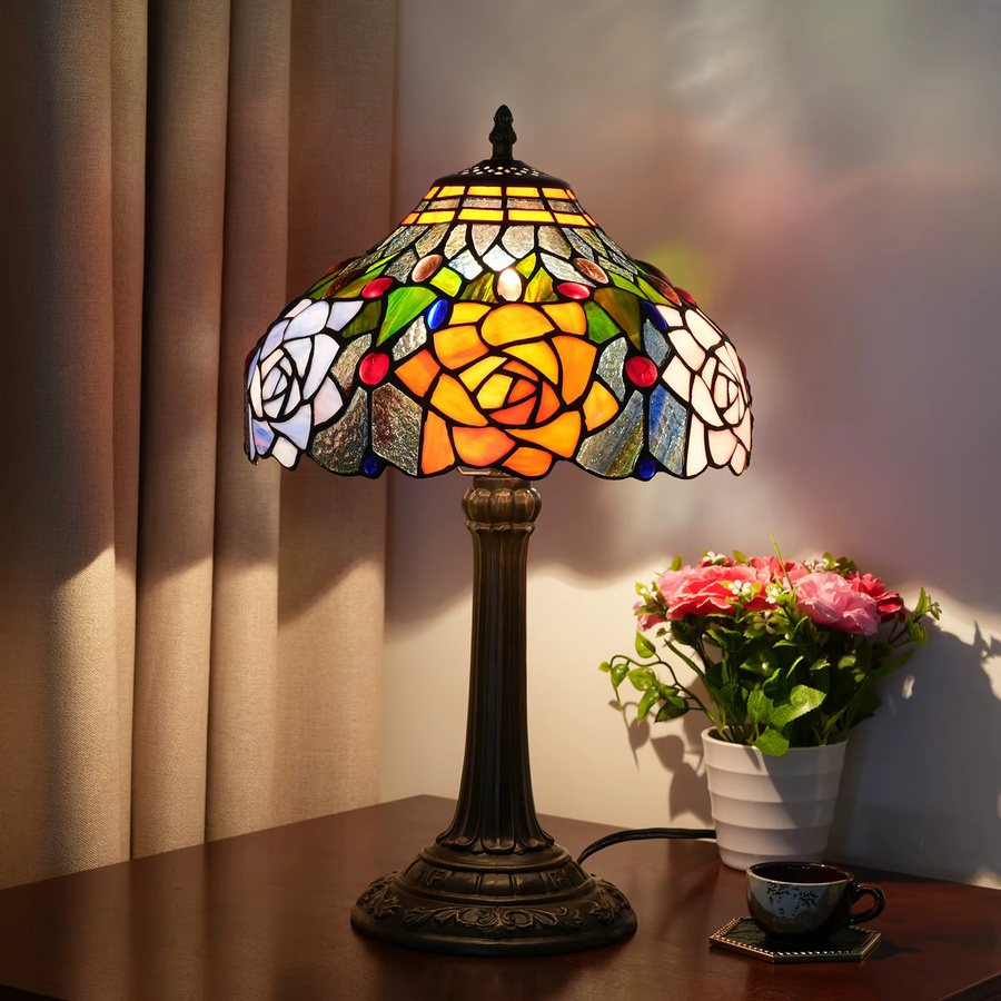 Traditionelle Tischlampe aus Buntglas mit Rosenmuster im mediterranen Stil, Türkische Schreibtischleuchte in Multicolour mit Bronze-Metallgestell - Bild 2