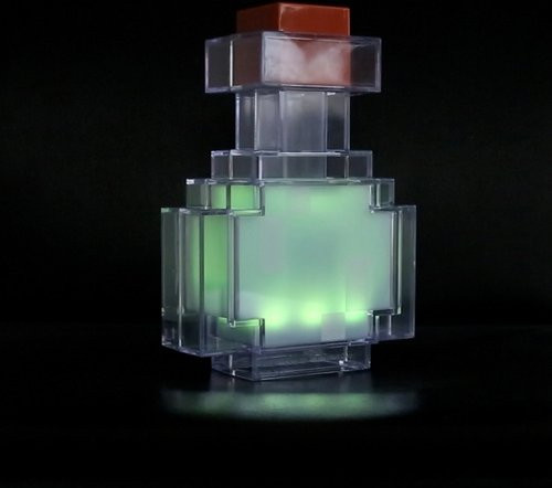 Roba Minecraft LED-Dekolampe Potion in Blau, aufladbare Tischleuchte mit RGB-Funktion - Bild 2