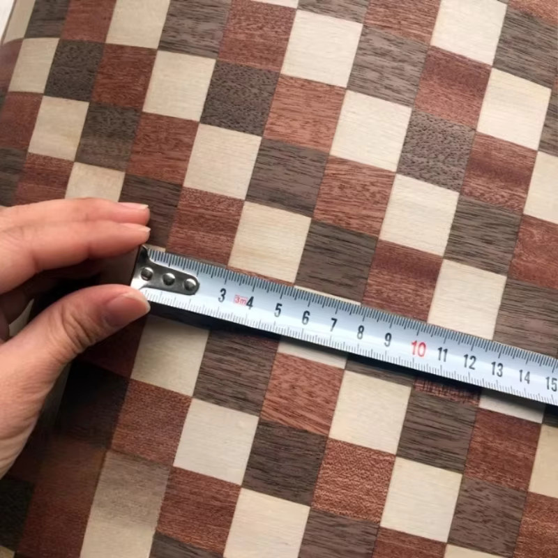 Dreifarbiges Holzfurnierblatt aus Ahorn, Sapelli und Walnuss in Mehrfarbig, B/H: 40 x 250 cm - Bild 4