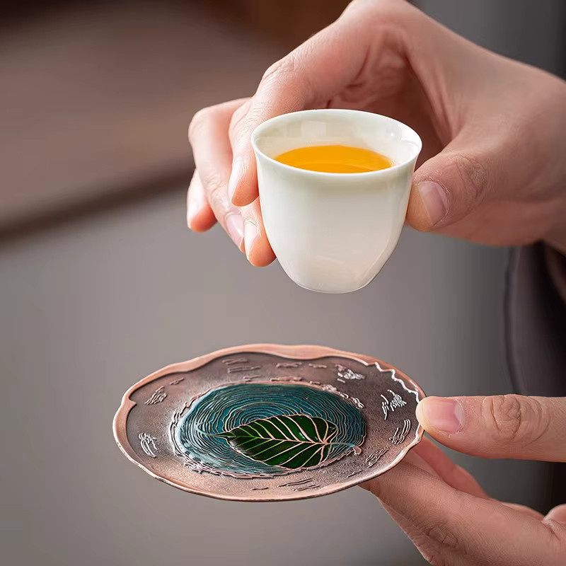 Kreative Kung-Fu-Teematte mit emailliertem Teetassenhalter aus Metall für deine Teezeremonie - Bild 2