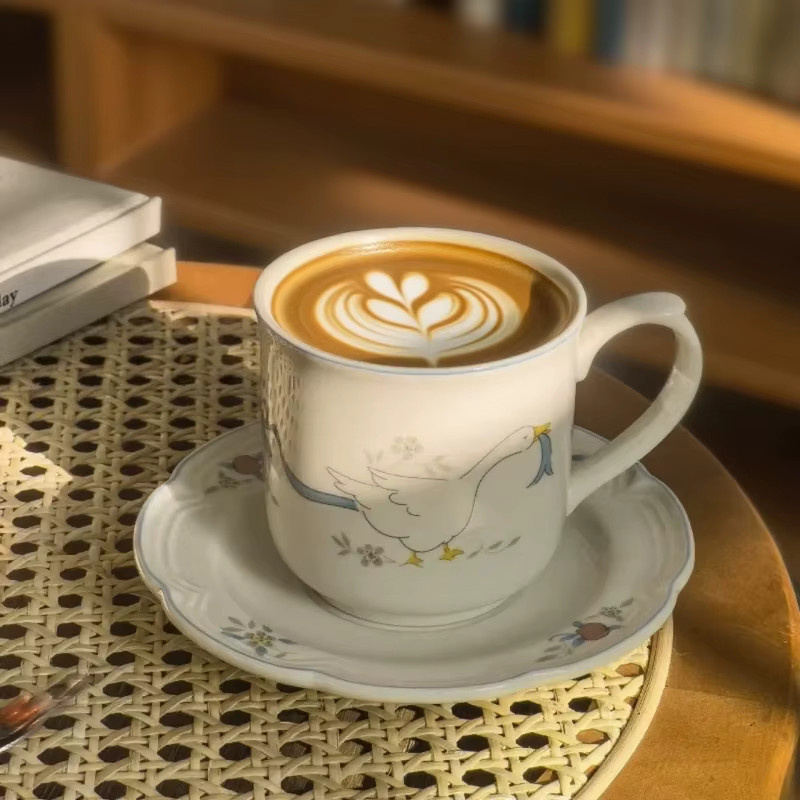 JUSTINLAU Keramikbecher mit Untertasse Set in Weiß im Retro-Design für Kaffee und Tee - Bild 3