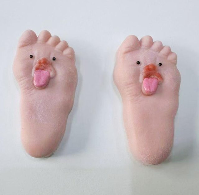 Small Foot Quetschspielzeug, weiche Simulationsfüße, Squishy Spielzeug - Bild 1