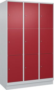 C+P Schließfachschrank Classic PLUS mit Sockel, 3 Abteile, Farbe: Grau mit rubinroter Front, B/T/H: 120 x 50 x 195 cm - Bild 1