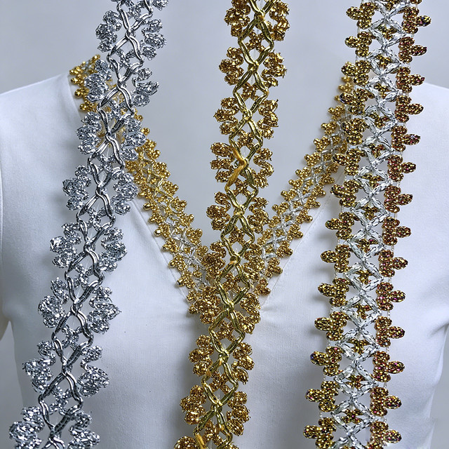Goldene Spitzenborte zum Nähen und Basteln für Kleider und Accessoires, 5 m pro Packung - Bild 1