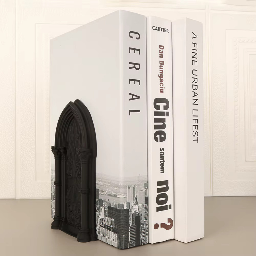 Gothic Buchstützen mit Kirchenbogen-Gravur aus Resin in Schwarz für dein Heim oder Arbeitszimmer - Bild 2