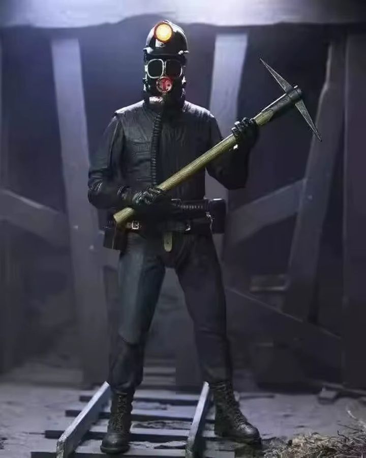 NECA My Bloody Valentine Ultimate Miner Actionfigur, Schwarz, Höhe: 18 cm - Bild 2