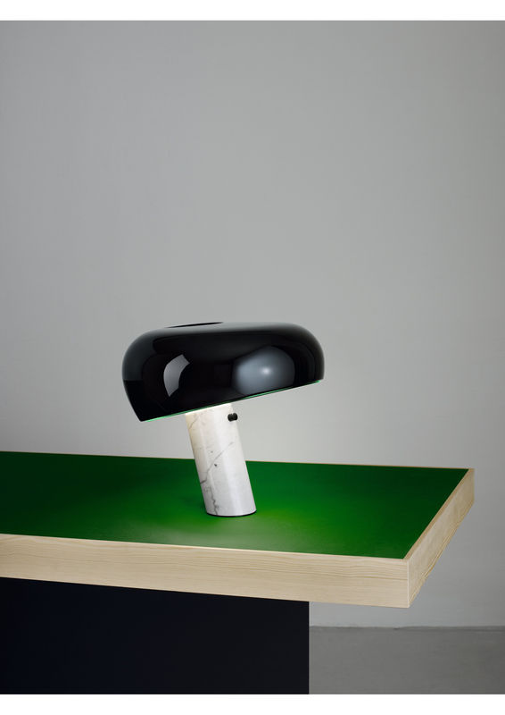 Flos Snoopy Tischleuchte in Schwarz aus Marmor und Metall mit E27 Fassung - Bild 2