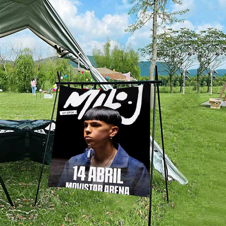 Singer M-Milo J Banner in Schwarz als dekorative Textil-Hängeflagge im INS-Stil für Outdoor-Partys, B: 70 cm, H: 50 cm - Bild 5