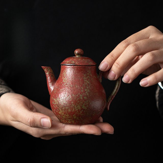 PINNY Teekanne aus Porzellan in Rot mit Kugellochfilter für Kung-Fu-Teesets im Vintage-Stil - Bild 1