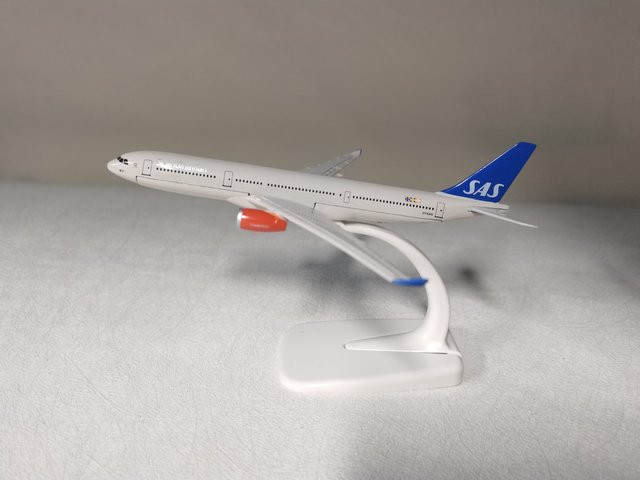 ZOCO Air Scandinavian SAS A330 Airways Replik, Flugzeugspielzeug, 1:400, Metall - Bild 1