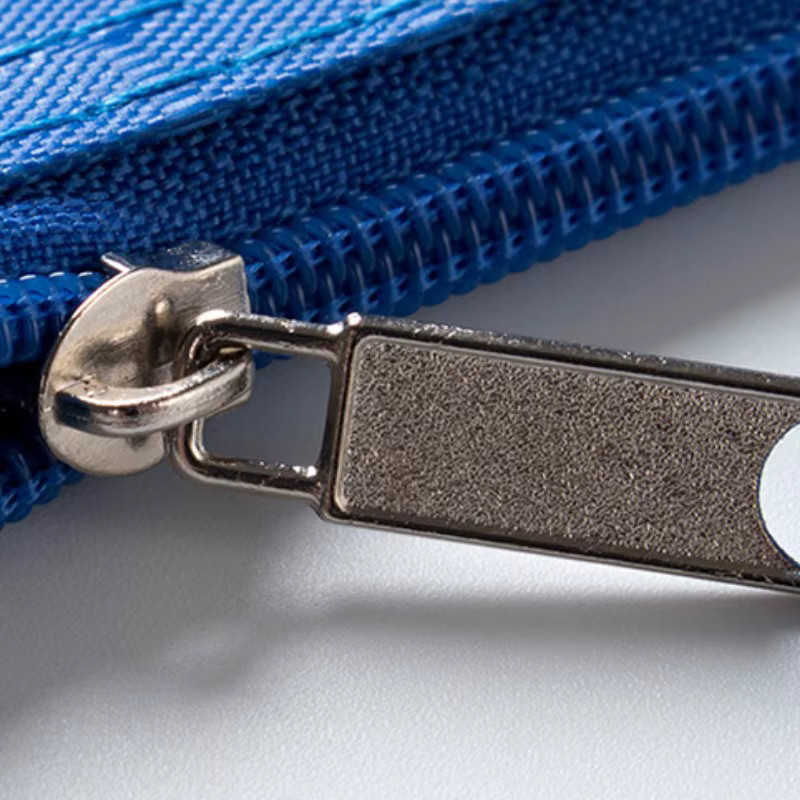Wasserdichtes Federmäppchen mit Reißverschluss aus Textil in Schwarz oder Blau mit großem Fassungsvermögen - Bild 3
