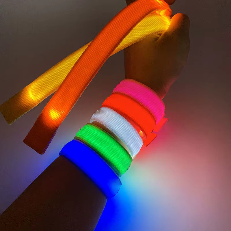 YOMDID LED Leuchtarmband, Unisex - Bild 4