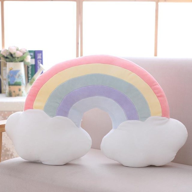 Yiran Health & Beauty Plüschkissen in Regenbogenfarben mit Wolken, Sternen und Mond als dekoratives Wurfkissen für dein Sofa oder dein Zuhause - Bild 1