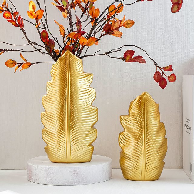 Moderne Feder-Vase aus Keramik in Gold für deine Tischdekoration - Bild 1