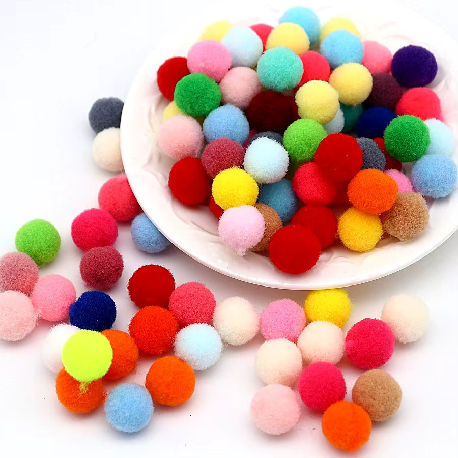 150 Stück bunte und weiße Plüsch-Pompons für DIY-Projekte, Durchmesser: 1,5 cm, 20 g pro Beutel - Bild 3