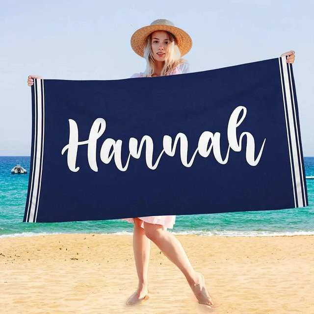 Personalisiertes Strandtuch von JMG Household Supplies mit individuellem Namen und maritimen Design in Blau, schnelltrocknendes Mikrofaser-Handtuch für Strand und Schwimmbad, B: 180 cm, H: 90 cm - Bild 1