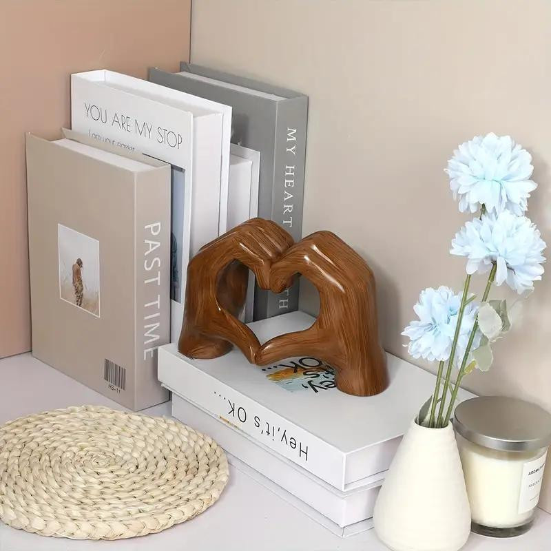 Abstrakte Hand-Skulptur Yiran Furniture aus Harz als Liebesgeste für die Dekoration von Hochzeit und Schreibtisch in Schwarz, Gold oder Braun - Bild 3