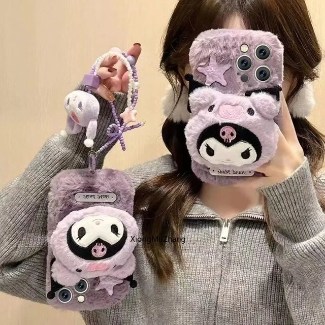 Sanrio Kuromi Plüsch Handyhülle für iPhone 11 bis 17 Pro Max in Lila - Bild 1