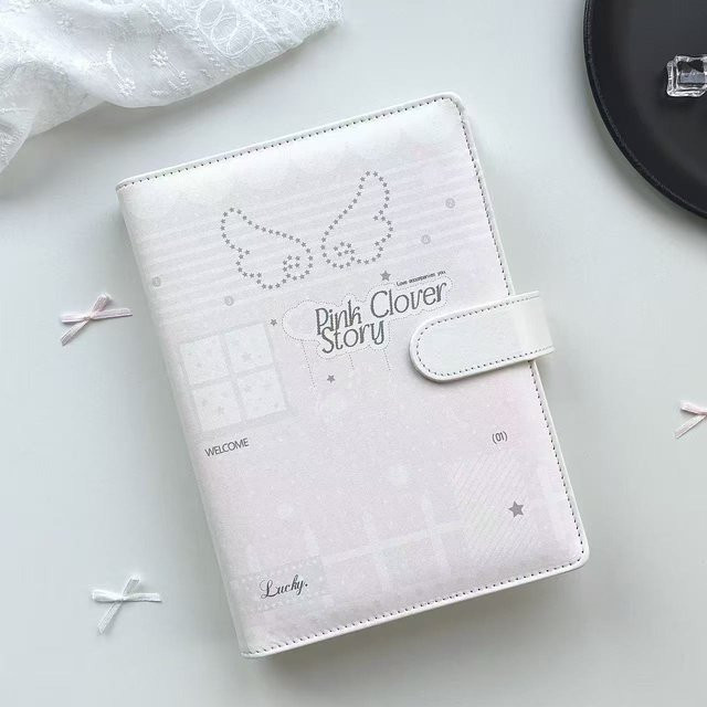 MINKYS Kpop Fotokarten-Sammelordner mit Engelsflügeln aus weißem PU-Leder, A5 Album zur Aufbewahrung von Idol-Fotokarten - Bild 1