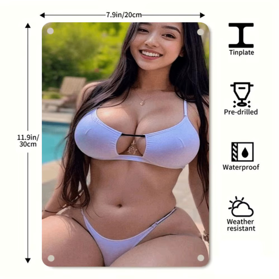 Vintage Metall Wandkunst Bikini Mädchen mit Klebeaufkleber für dein Beach House Dekor in Mehrfarbig - Bild 1