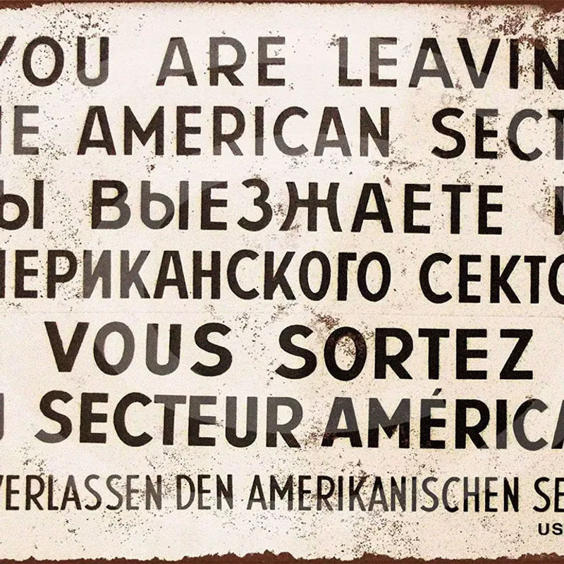 HomDeo Metallschild Checkpoint Charlie Berliner Mauer Vintage-Look in Beige als Retro Wanddekoration - Bild 2