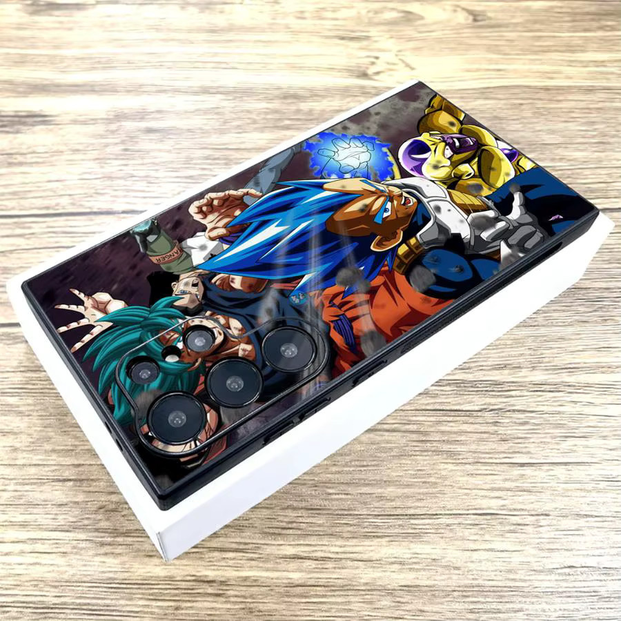 Weiche Handyhülle mit Dragon Ball Goku Motiv für Samsung Galaxy S20, S21 FE, S23 Ultra, S24 Plus und S25 Edge in Schwarz und Multicolour - Bild 3