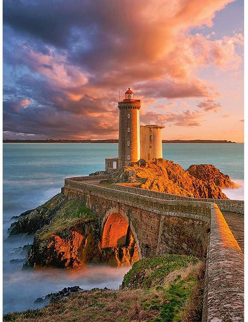 FIYO Diamond Painting Landschaft Villa am Meer mit Leuchtturm in Braun und Multicolour, B/H: 20 x 30 cm - Bild 1