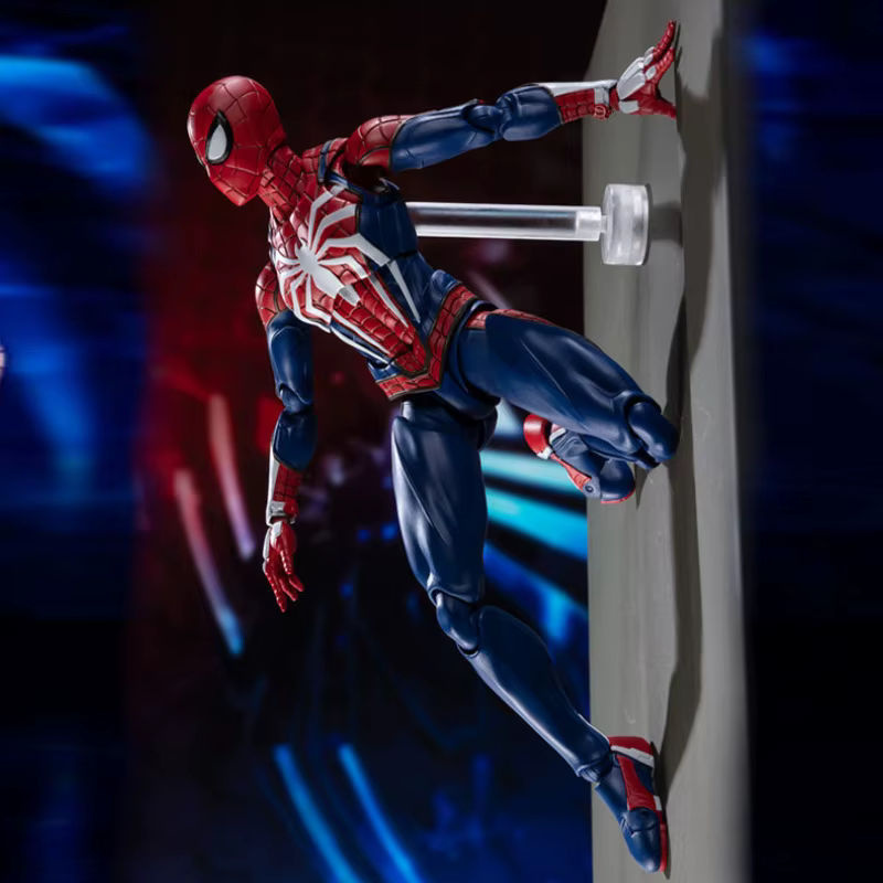 Sony Spider-Man PS4 Actionfigur Peter Parker Statue in Rot aus Kunststoff - Bild 4