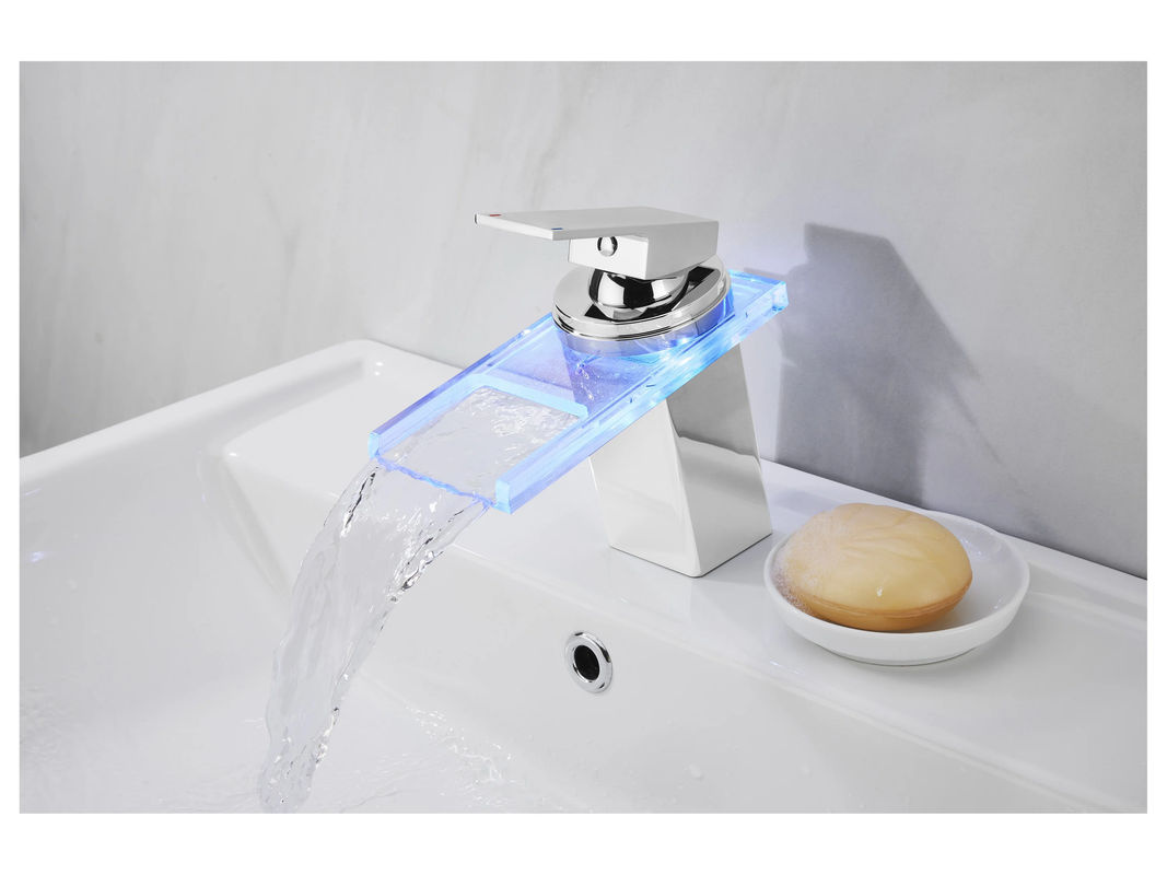 LIVARNO HOME LED-Waschtischarmatur mit Wasserfall-Auslauf und schwenkbarem Auslauf in Chrom - Bild 2
