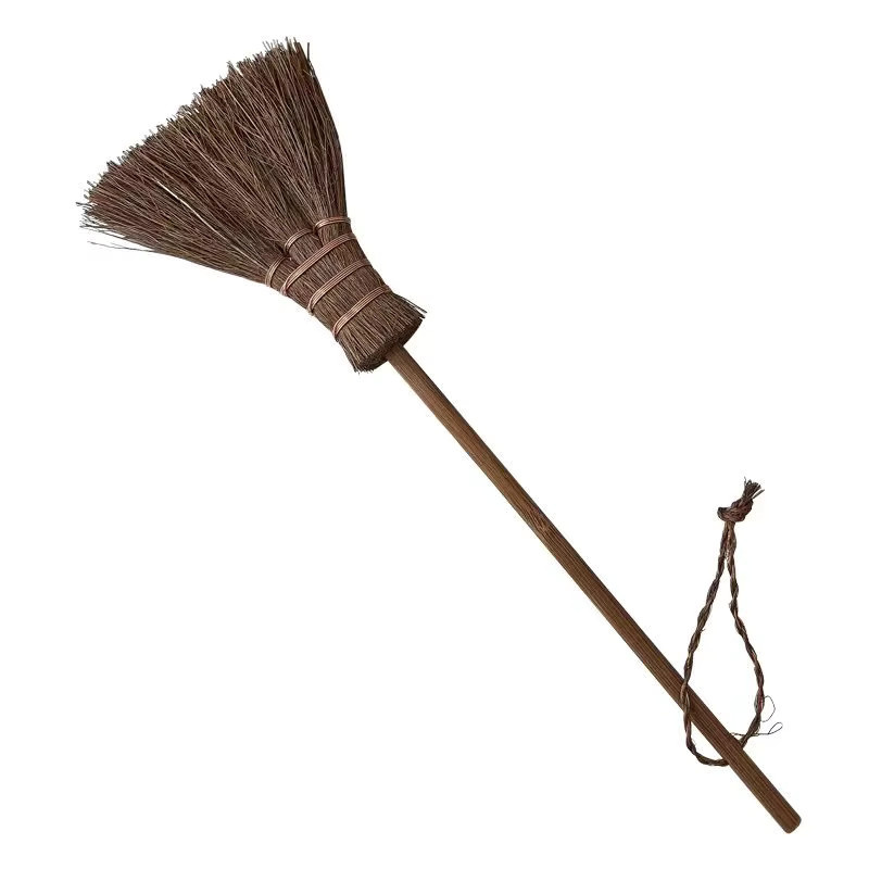 Tragbarer Mini-Besen aus Holz mit Naturborsten in Braun für Schreibtisch und Tastatur, Wandmontierbar, B/T/H: 17,0 x 9,5 cm - Bild 4
