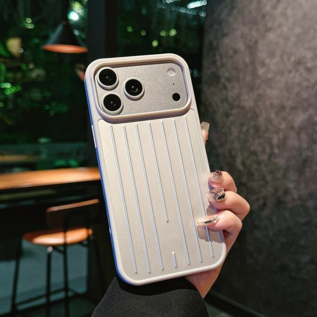 Rimowa Stil Handyhülle mit 3D Wellenstreifen aus Aluminium-Magnesium-Legierung für iPhone 17 Pro Max, 16, 15, 14, 13 in Silber - Bild 1