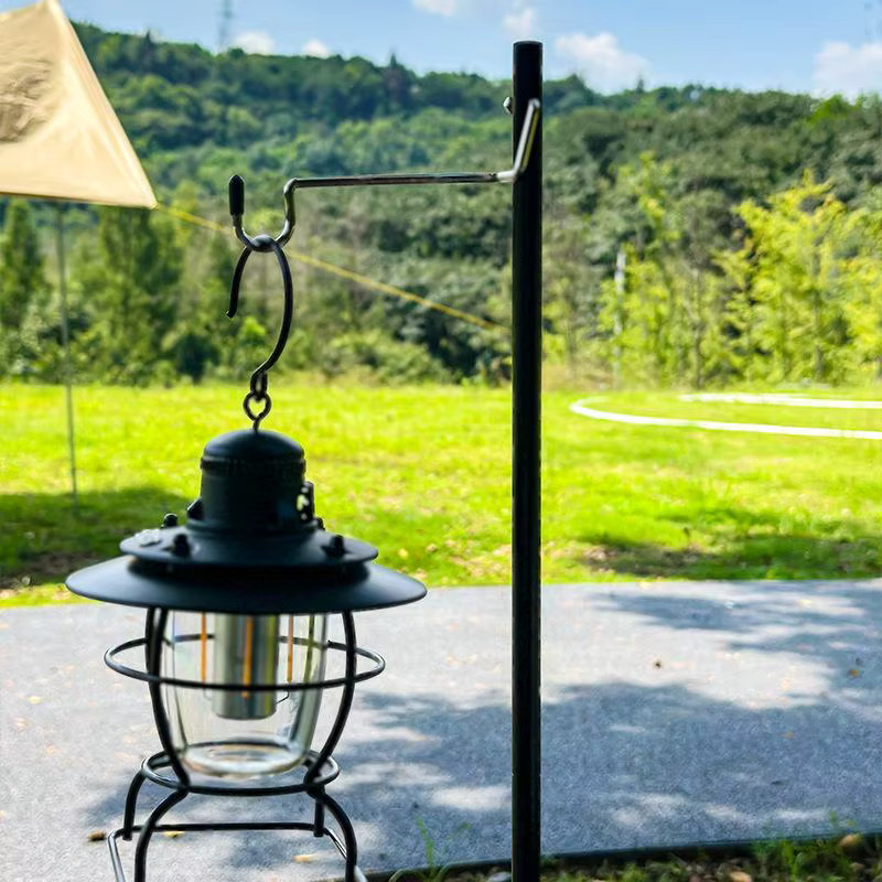 KOQZM Outdoor Camping Laterne aus Aluminiumlegierung in Schwarz mit abnehmbarem Kleiderbügel und Tischplatten-Halterung - Bild 3
