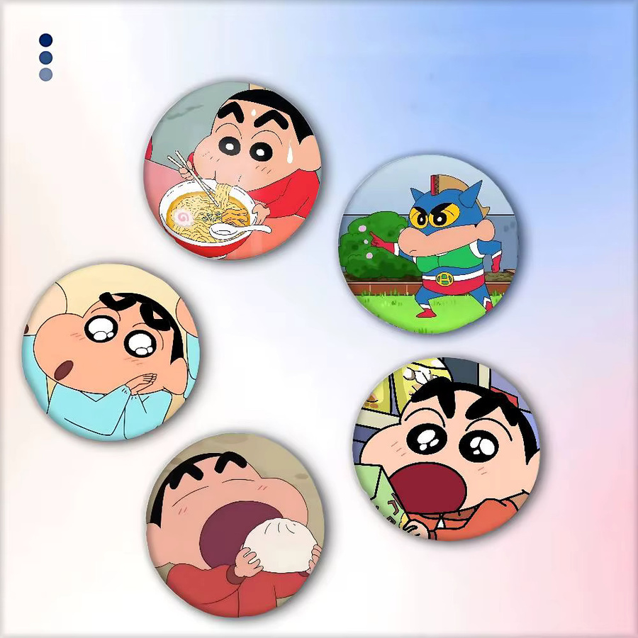 52TOYS Shin-chan Cartoon Anstecknadeln Runde Brosche aus Metall in Multicolour für Taschen als Zubehör und Souvenir - Bild 3