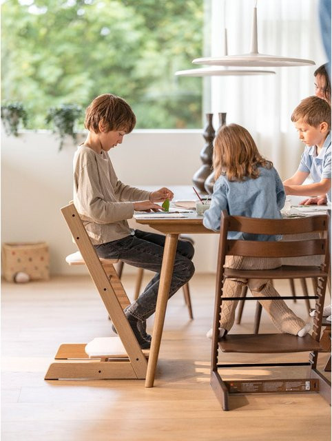 Stokke Tripp Trapp Treppenhochstuhl aus Eichenholz in Braun - Bild 1
