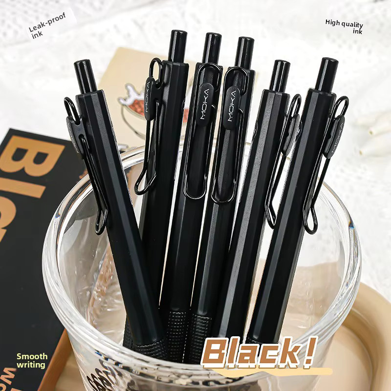 Schwarzer Fineliner als kreativer Druckstift und Signaturstift für Studenten und Schule - Bild 1