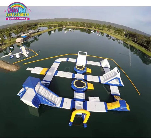 Qinda Inflatable Mehrfarbiger Aufblasbarer Aqua-Wasserpark aus PVC für Kinder - Bild 1