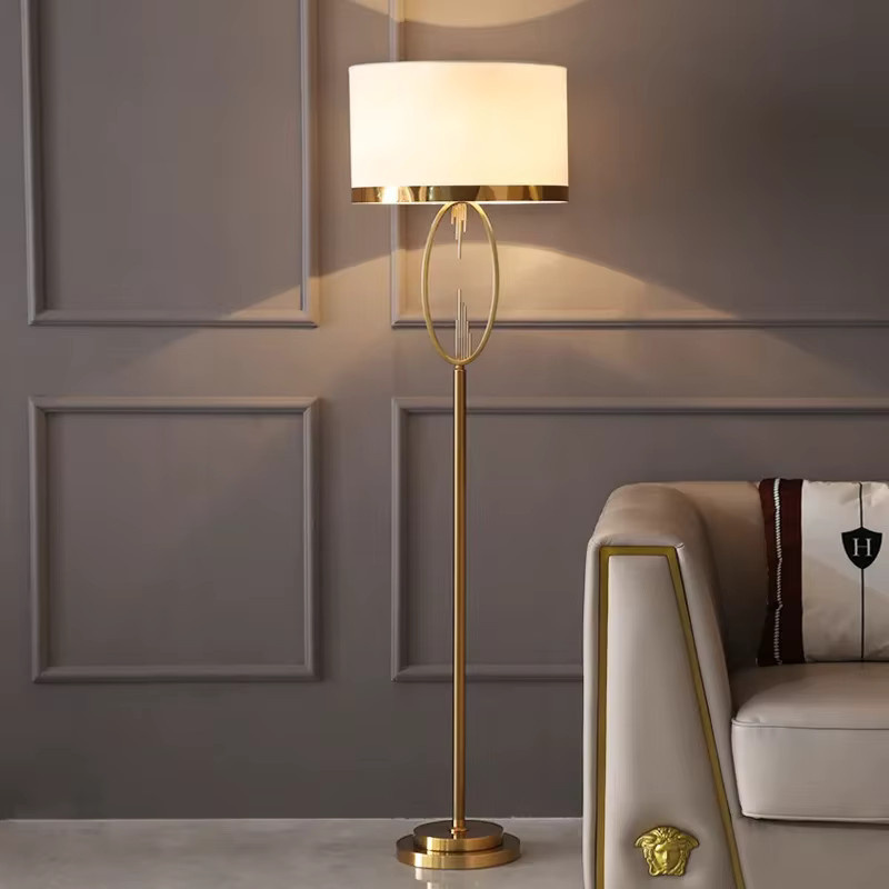 Juhaw Moderne Metall-Stehlampe in Gold/Messing mit weißem Stoffschirm für Wohnzimmer, Schlafzimmer und Home Office, Höhe: 165 cm - Bild 3