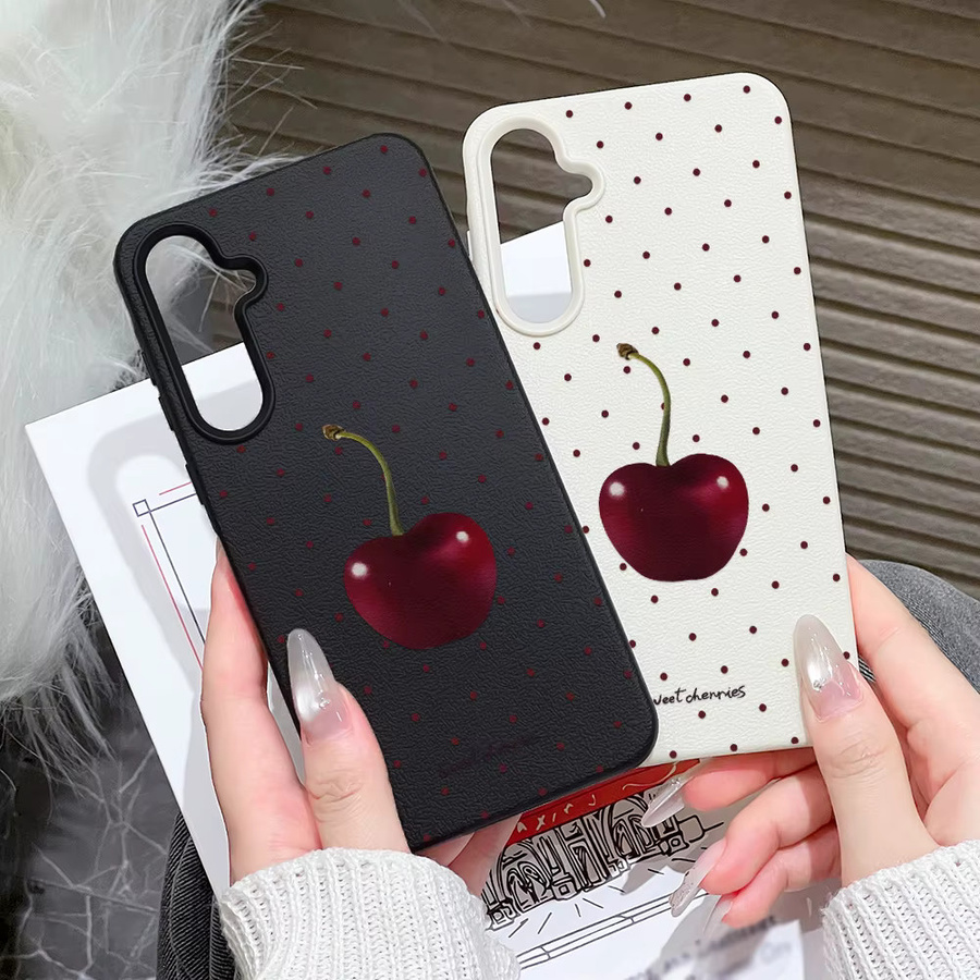 Kirsch-Handyhülle mit Polka Dots für Samsung Galaxy (A56 5G, A16, A17, A55, A36, A53, A35, A06, A07, A26, A34, S25 Ultra, S24 FE, S23) aus weichem Leder in Weiß - Bild 4