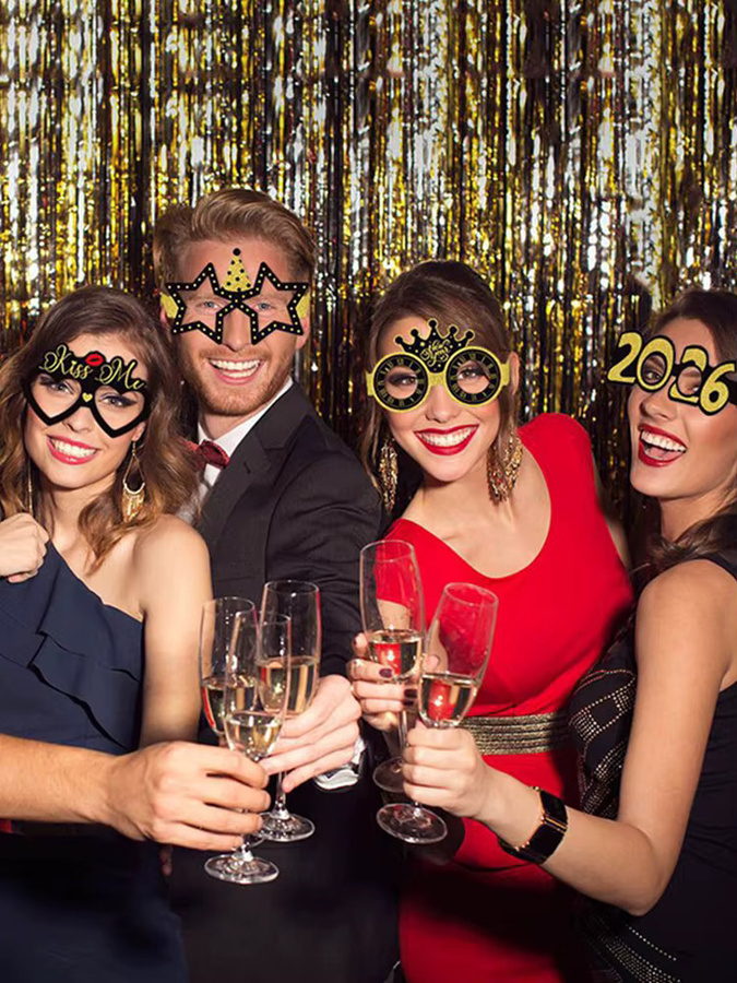 6 oder 12 Stück Silvester Party Papier Gläser für das Neujahr 2026 als festliche Dekoration und Foto Requisiten - Bild 3